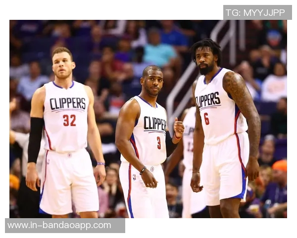 快船球员对卢缺席与保罗最终谈话表示不满引发关注